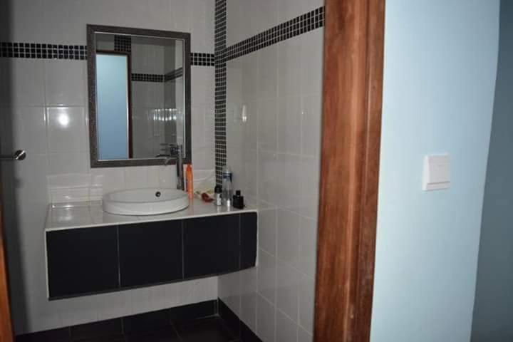 Auberge Bouloulou Boueni Екстериор снимка